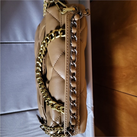 Steve Madden Bterra Flap Over Crossbody - Picture 7 of 9